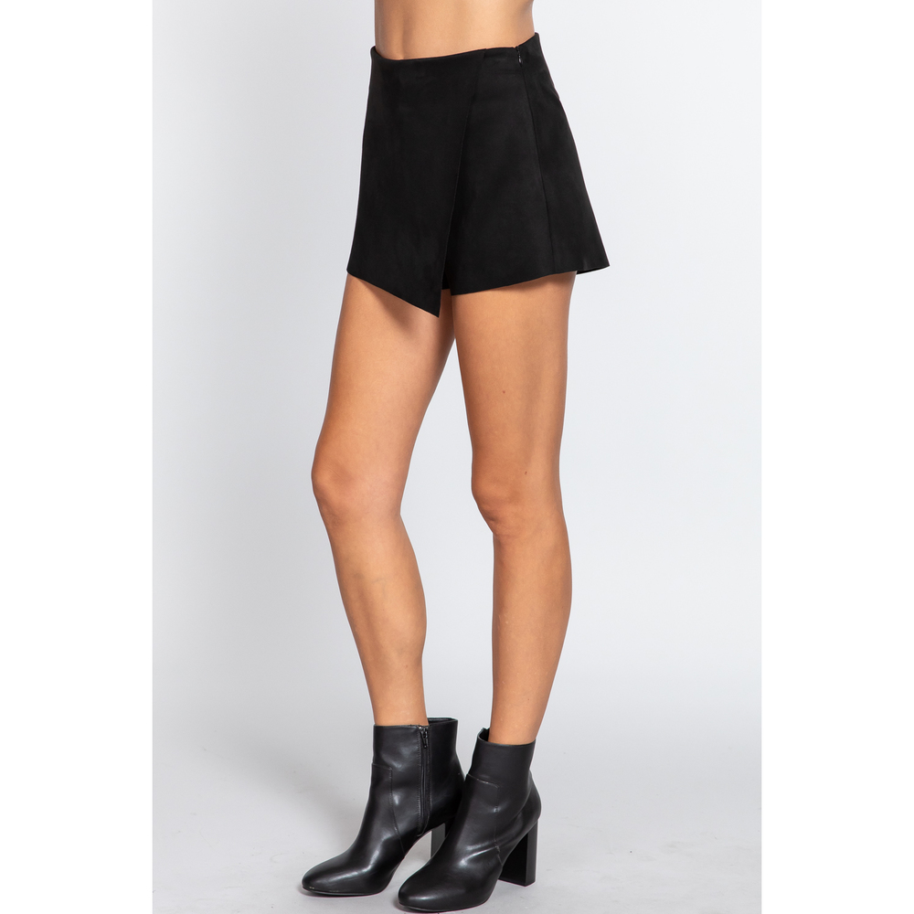 Front Wrap Faux Suede Short Pants - Picture 4 of 8